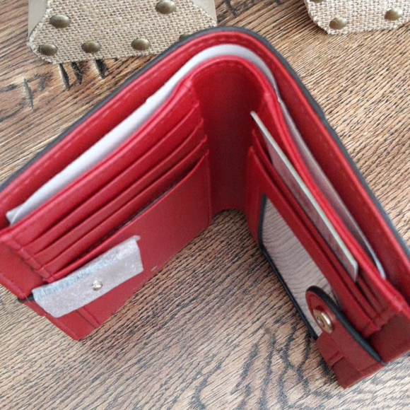 Kate Spade New York Tellie Wallet - Picture 7 of 8